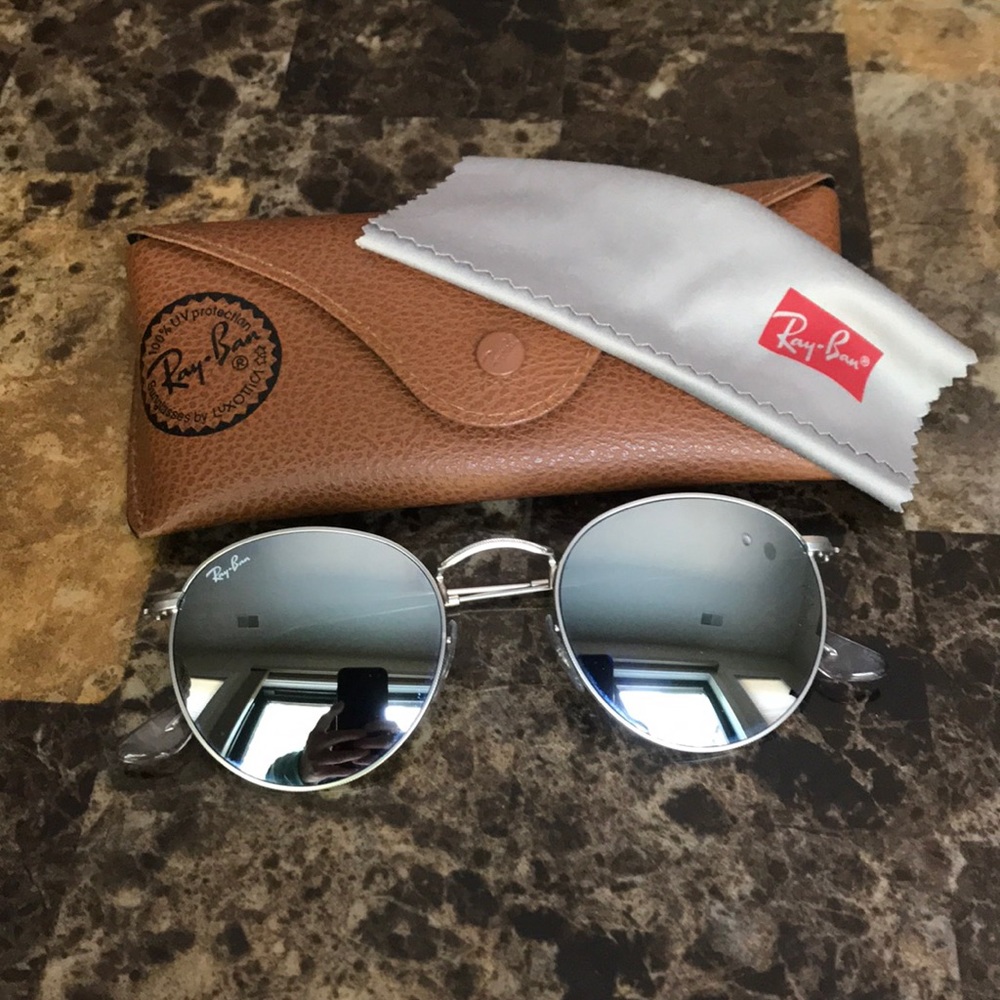 SOLD - RAY BAN ROUND FLASH